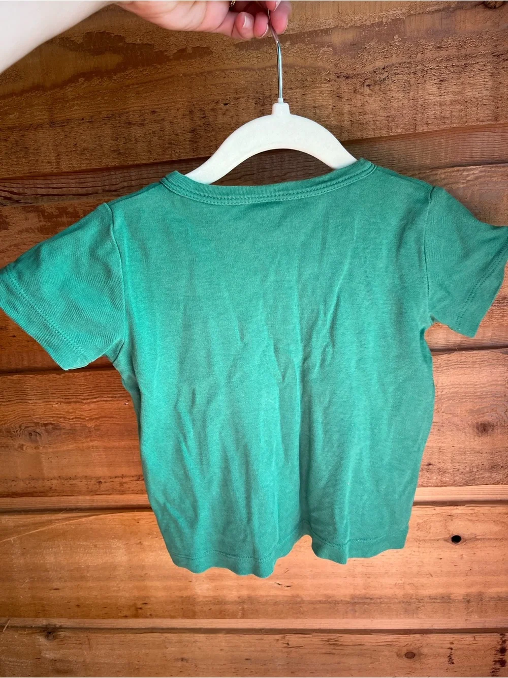 KATE QUINN - Green Organic Cotton Short Sleeve Henley Tee Shirt